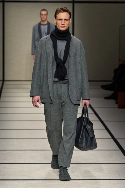 Look 25
